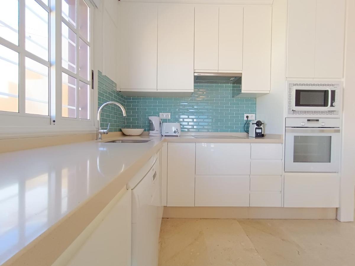 Charming & Sunny Apartment With Ocean View 아데제 외부 사진