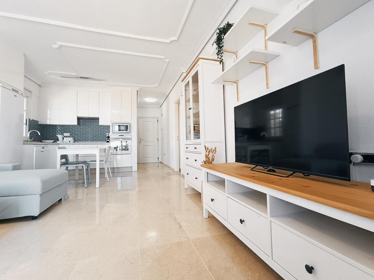 Charming & Sunny Apartment With Ocean View 아데제 외부 사진
