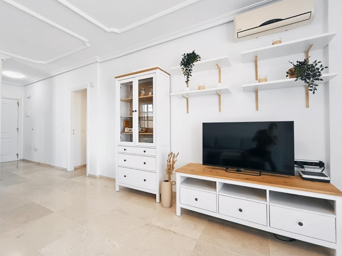 Charming & Sunny Apartment With Ocean View 아데제 외부 사진