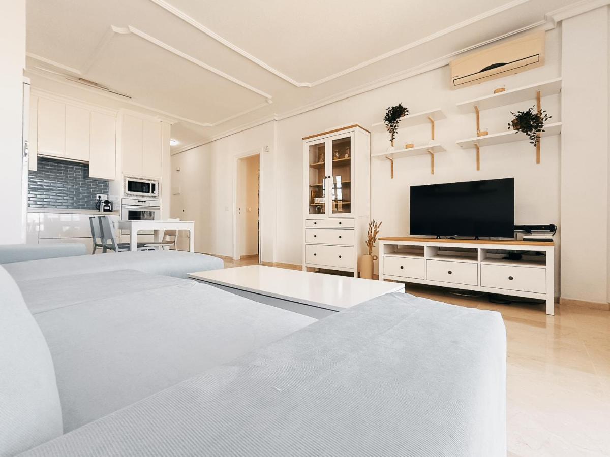Charming & Sunny Apartment With Ocean View 아데제 외부 사진