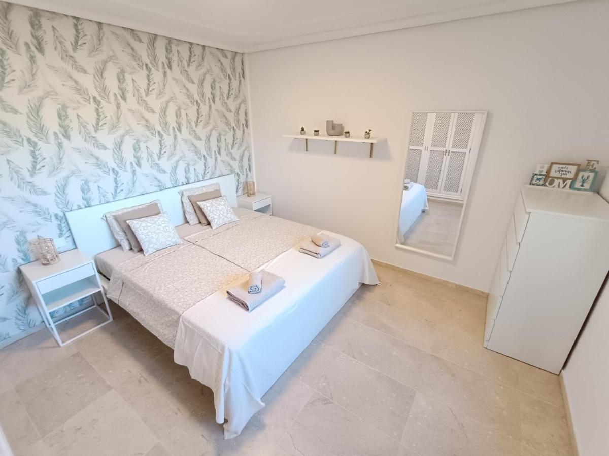 Charming & Sunny Apartment With Ocean View 아데제 외부 사진