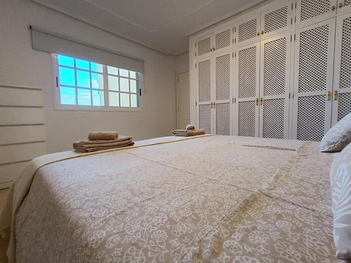 Charming & Sunny Apartment With Ocean View 아데제 외부 사진