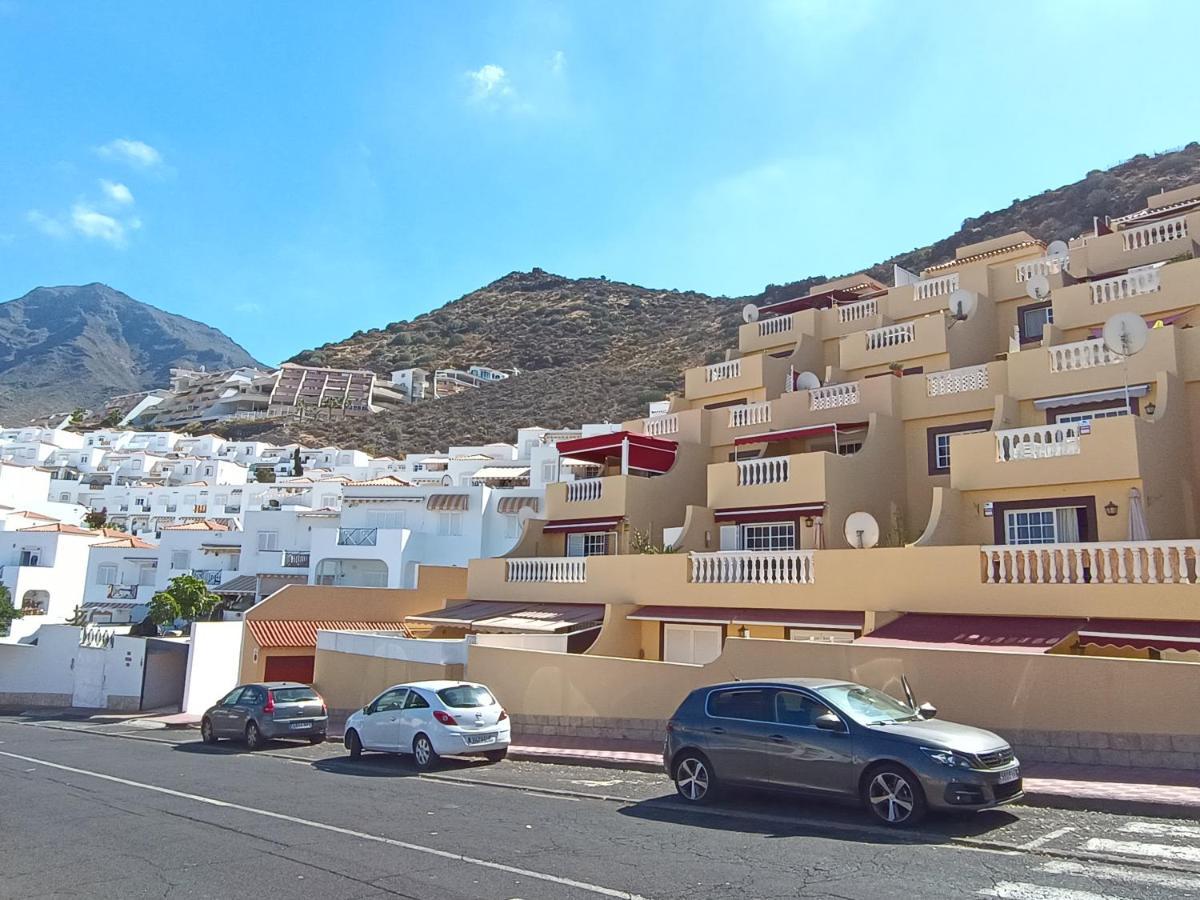 Charming & Sunny Apartment With Ocean View 아데제 외부 사진