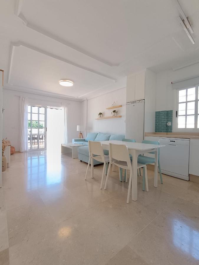 Charming & Sunny Apartment With Ocean View 아데제 외부 사진